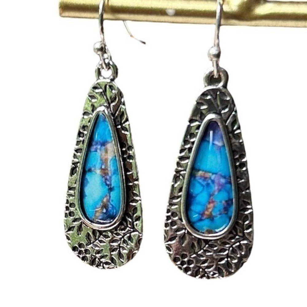 New Silver and Turquoise Textured Dangle Earring